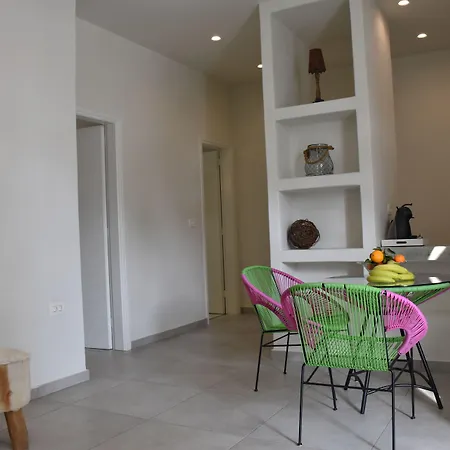 Апартаменты De_naxia *